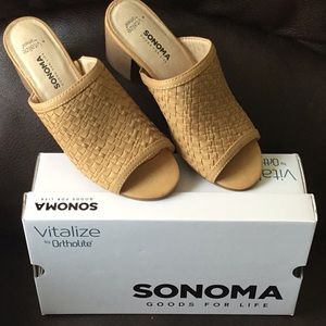 Sonoma goods for life sandals Size 8